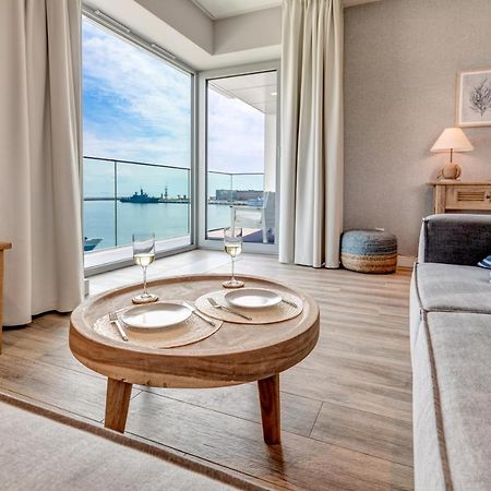 Yacht Park Marina By Amberblue Apartment Gdynia Ngoại thất bức ảnh