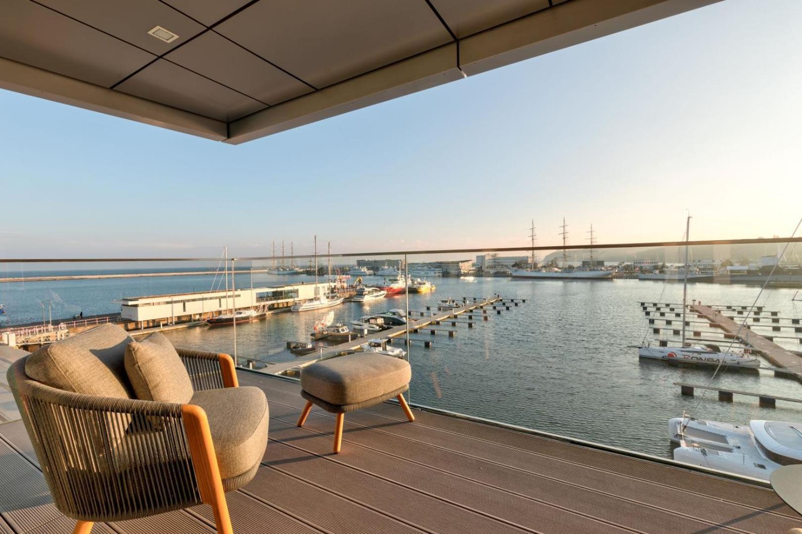 Yacht Park Marina By Amberblue Apartment Gdynia Ngoại thất bức ảnh